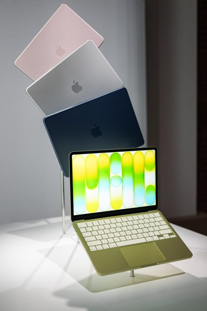 Top Reasons to Choose an Apple Laptop in 2026